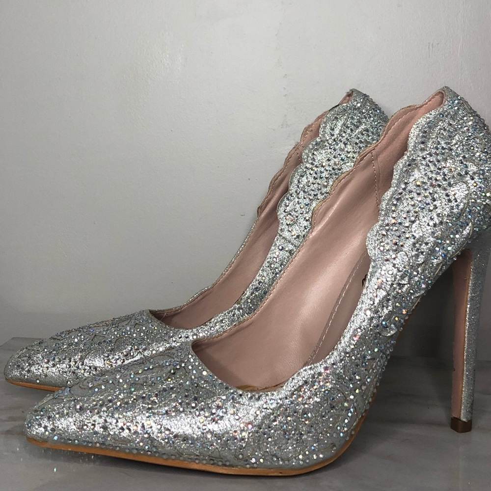 Bella Luna pointed princess heels